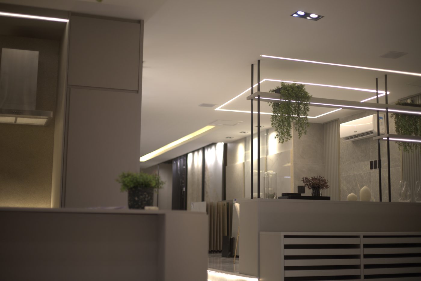 Cor e Piso: vitrine em vidro com iluminação